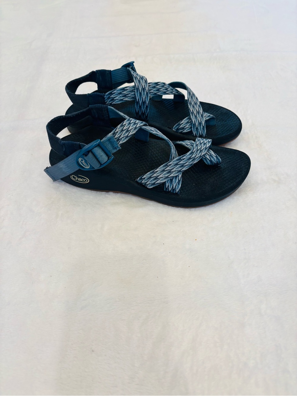 Chaco Women's Navy and Light Blue Strappy Sandals size 8